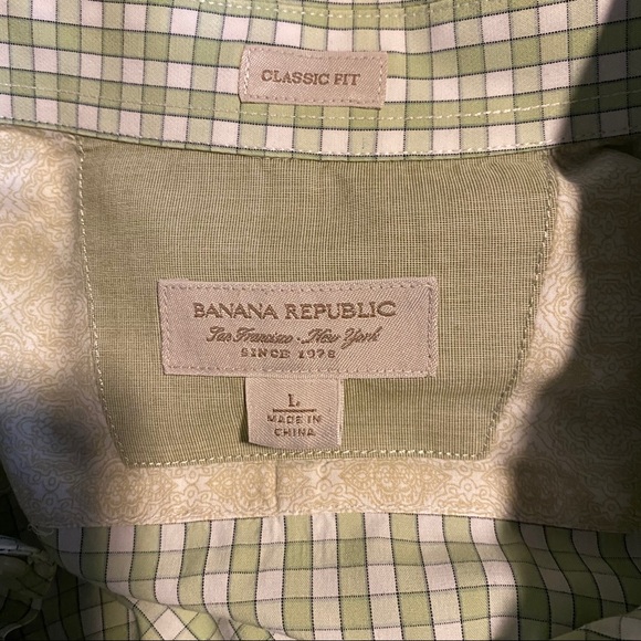 Banana Republic Classic Fit Button Down Shirt - Picture 4 of 5